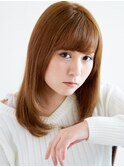 髪にツヤのある女性はキレイですよね♪セミディストレート
