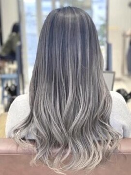 クアトログランシュ ひたちなか店(QUATRO×GranCieux) ホワイトベージュ×バレイヤージュ