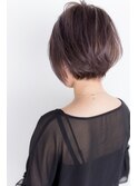 大人可愛い小顔ワンサイドショートボブ丸み前下がり