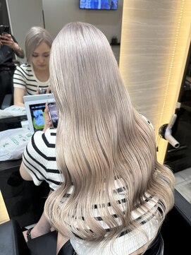 ラピス 大阪アメ村店(Lapis) ホワイトホワイトベージュ