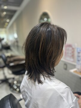 サンクチュアリー ウィズ コネクト(Sanctuary with connect) 白髪ぼかしハイライトカラーとウルフレイヤー