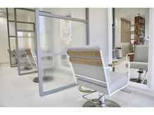 半個室のプライベート空間で、周りを気にせずリラックス♪