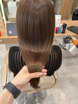 ケンジ 湘南台(KENJE) ツヤツヤなめらかベージュ♪[髪質改善トリートメント]