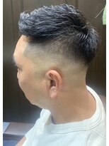 ミリオンバックス 御徒町店(Million Backs)&nbsp;アイロンパーマ×スキンフェード<理容室>[メンズ/眉毛/バーバー]