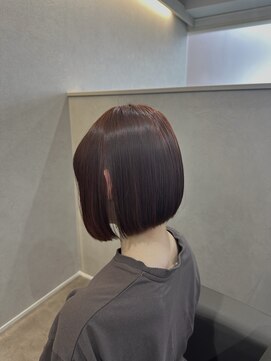 サロンドクオリア(Salon de Qualia) 前下がりボブ×暖色カラー