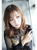 ゆるくびれヘア　小顔ヘア　ベージュカラー
