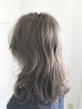 リードヘアーバイバンプ(Lead Hair by vamp) 【Lead Hair】外国人風セミディウェーブ