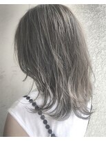 ヘアーアンドアトリエ マール(Hair&Atelier Marl)&nbsp;【Marlアプリエカラー】ブルーグレージュの抜け感セミディ♪