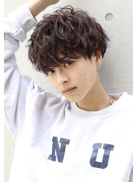 ネイビー(NAVY) 強めスパイラルパーマでプレイマッシュ！遊び心のある強めパーマ