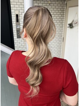 フェリーチェ(Felice) ポニーテール　大人っぽい　タイト　ウェーブ　パーティヘア