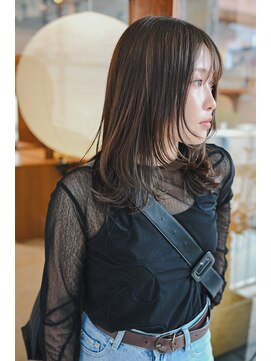 ブーフ(bufr) 透け感レイヤーとオリーブのニュアンス