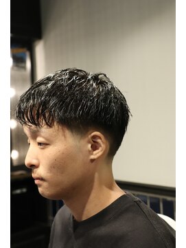 ツーエイチ 新宿(2H) 新宿/テーパー/短髪