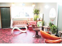 上町美容室の雰囲気(分かりやすい看板が目印☆店の前が駐車場です◎)