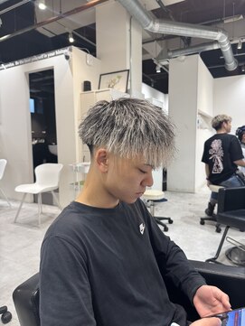 ルーストデラックス 京都河原町三条(ROOST dx) MEN’S HAIR/波巻ツイストスパイラル/フェザーパーマ/京都河原町