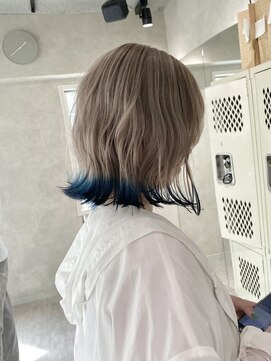 パーク(PAAQ) ダブルカラー＆ブリーチホワイトベージュ裾カラーネイビーブルー