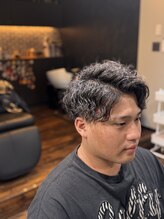 理髪店 刈&nbsp;バチイケツイストスパイラルパーマ
