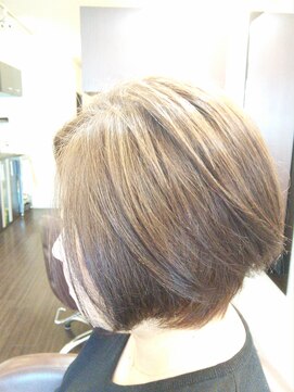 ヘアメイク ビス(Hair Make Bis.) 大人のボブスタイル