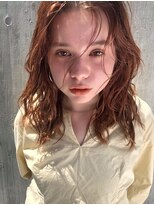 ルーム(Loom.)&nbsp;〈スタイリング簡単〉オレンジベージュ×ルーズウェーブロング