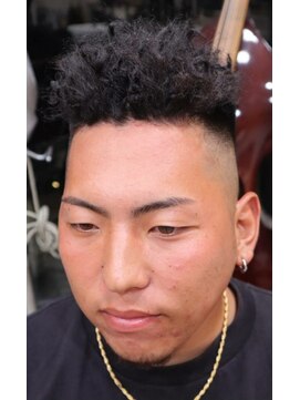 アクセプトザワールドバーバー(Accept the world barber) ハードツイストパーマ×スキンフェード