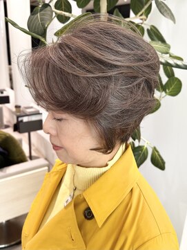 ステア ケース(stair case) マダムヘアミセスショートラウンドグラデーション50代60代髪型