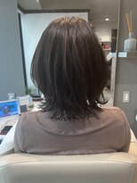ステラバイケンジ(STELLA by KENJE)&nbsp;デザインカラーレイヤーカットウェットヘアオリーブベージュ