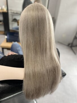 ウェイビー 桜木町店(WAVY) 【ブリーチ数回必須】ハイトーングレー