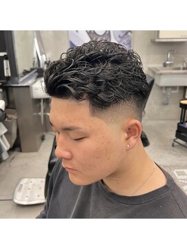 デン 仙台店(DEN) フェザーパーマ/スパイキーショート[榴岡/メンズ/理容室]