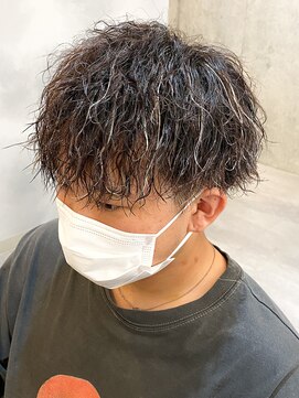 エルマーク 梅田(L-MARK) メッシュハイライトスパイラルパーマツイストパーマツーブロック