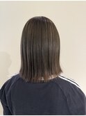 オリーブベージュ