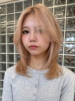 サンクプロジェクト(cinq PROJECT)&nbsp;小顔見せミディアムレイヤー×ミルクティーベージュ＊