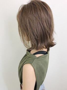 ヘアー アトリエ アンジー(Hair Atelier Angee) 透け感アッシュの切りっぱなしボブ