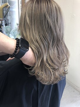 ノア(NOA by KENJE) ダブルカラー グレージュ .