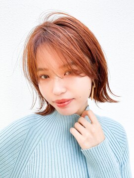 ミィ 表参道(mee.) 【mee.】オオニシ　オレンジブラウン　外ハネミディアム