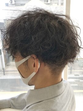 ヘッズ 本八幡店(HEADS) MEN'S HAIR  センターパート　ツイストスパイラル　コンマヘア