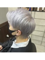 パーミル ヨコハマ(permille Yokohama)&nbsp;ホワイトシルバーブリーチカラーインナーカラー