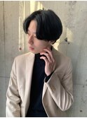 黒髪ツーブロック前下がりセンターパート