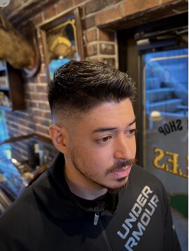 バレス 田町(BALES) スキンフェードフェザーアップ