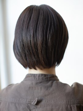 アマリス(Amaris) ショートボブ20代/30代/40代/庭瀬