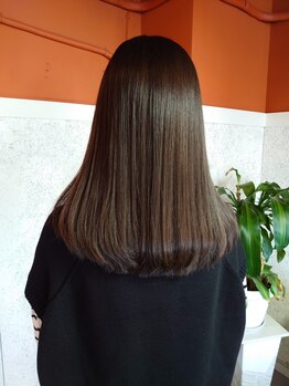 アリーズヘアー(Arees Hair)の写真/【駐車場◎/西区】女性オーナーがマンツーマンで大人女性の悩みを解決します!エイジングケア対策もお任せ♪