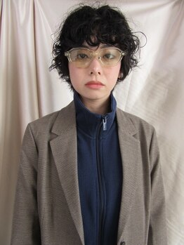 ショウビット(Show Bit)の写真/鏡の中の「いつもの自分」を、プロの視点であなたがまだ知らない新しい魅力を引き出すご提案をいたします。