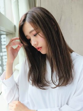 ルティア(Lutia) 大人かわいい ナチュラルストレート クラシカルヘア★★