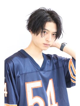 リップスアネックス 大宮(LIPPS annex) 緩めスパイラルセンターパート