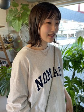 レオ(LEO.) さらっと切りっぱなしボブ