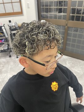 ワン(一) わしゃわしゃパーマ