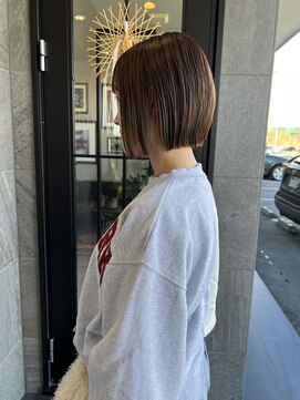 メゾン アヴァロ(Maison Avallo) プツっとラインのミニボブ