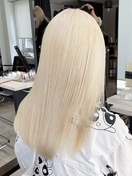 ロイス 神宮前(ROIS) ミルクティーベージュ/ダブルカラー/ケアブリーチ/ハイトーン