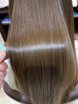ワンラブ(ONELOVE)の写真/髪への負担ゼロの髪質改善。新発想のシステムケアで根元から活き活きとした艶と手触りに