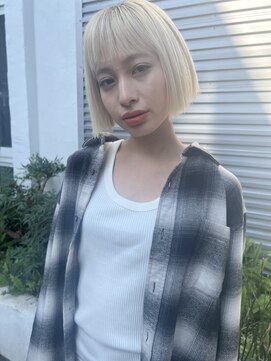 ハイトーン　切りっぱなし　ブロンド