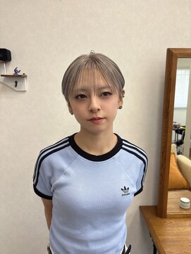 リングバイモアムー(Ring by Moremuu) グレージュショート