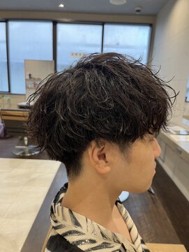 ロイ(ROY) 緩めシャドウパーマ
